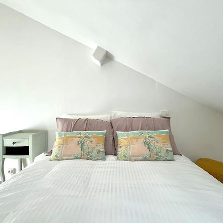 Studio Jade : Charmant Logement Place Clemenceau Apartment Pau Bagian luar foto