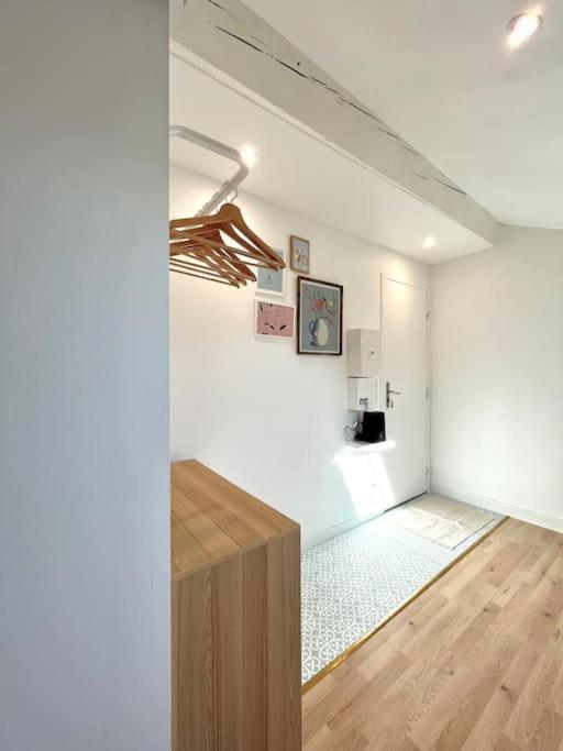 Studio Jade : Charmant Logement Place Clemenceau Apartment Pau Bagian luar foto