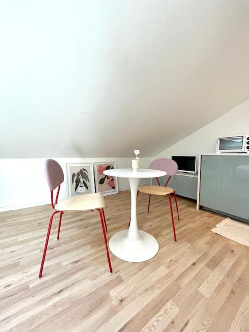 Studio Jade : Charmant Logement Place Clemenceau Apartment Pau Bagian luar foto