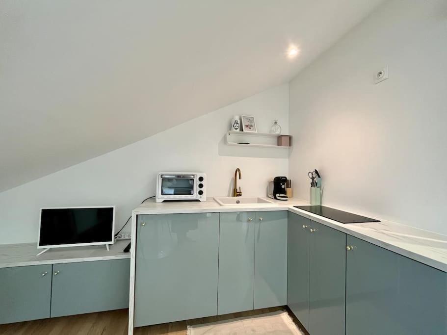 Studio Jade : Charmant Logement Place Clemenceau Apartment Pau Bagian luar foto