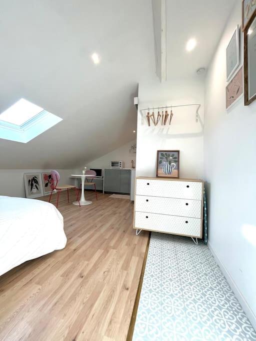 Studio Jade : Charmant Logement Place Clemenceau Apartment Pau Bagian luar foto